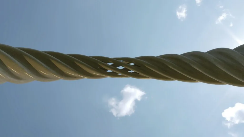 Escultura con terminación símil piedra, por Javier Colomino